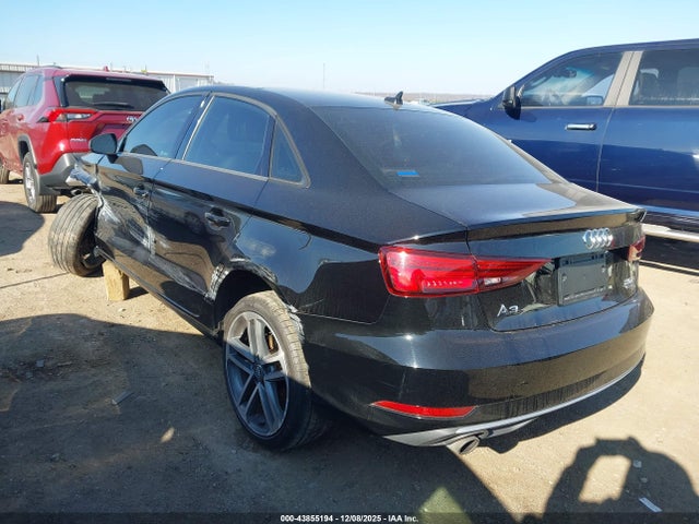 2017 AUDI A3 WAUB8GFF8H1062657 Photo 2