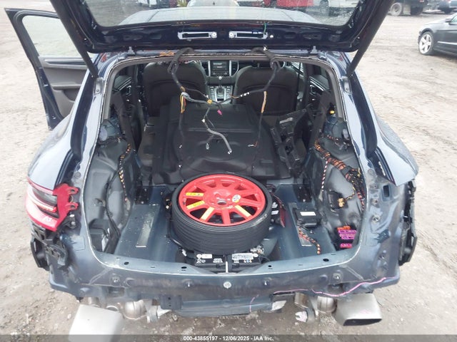 2017 PORSCHE MACAN WP1AA2A52HLB82560 Photo 5