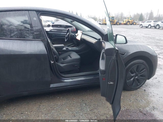 2024 TESLA MODEL Y 7SAYGDEE0RF195108 Photo 4