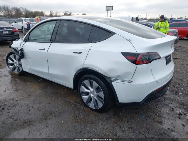 2023 TESLA MODEL Y 7SAYGDEE4PA123306 Photo 2