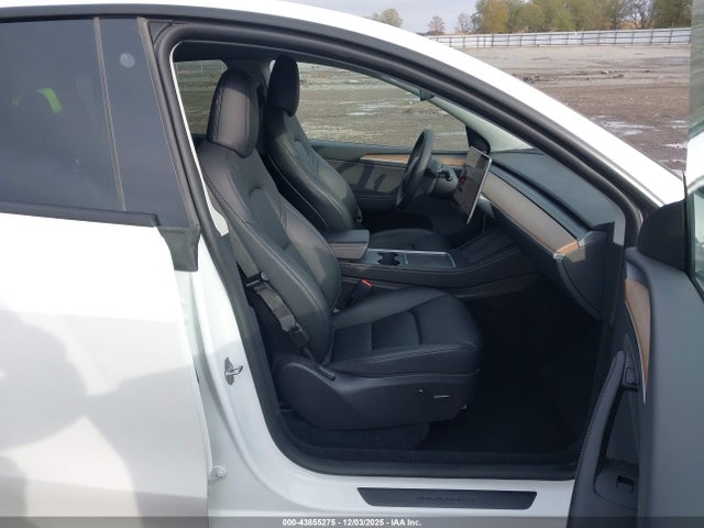 2023 TESLA MODEL Y 7SAYGDEE4PA123306 Photo 4