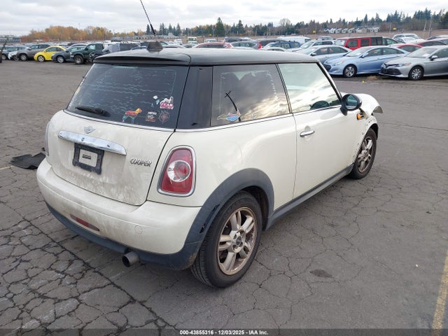 2012 MINI COOPER WMWSU3C55CT257855 Photo 3