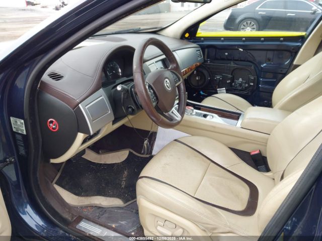 2012 JAGUAR XF SAJWA0HB8CLS42374 Photo 4