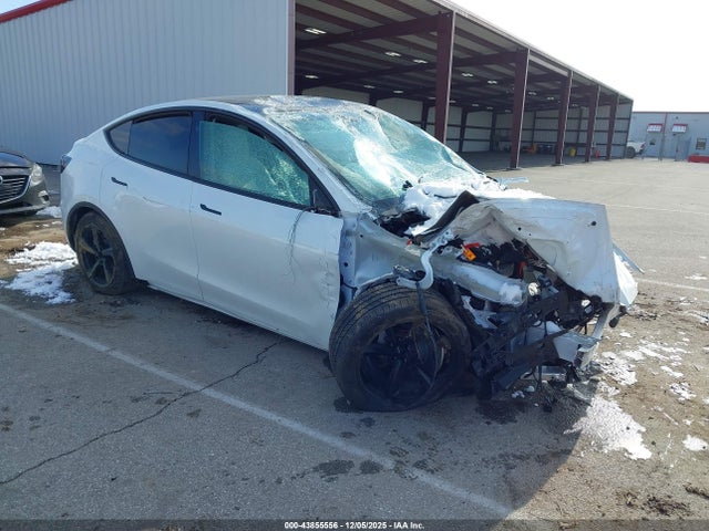 2026 TESLA MODEL Y 7SAYGDEE4TF408729 Photo 0