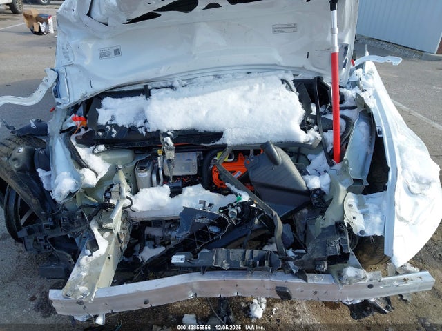 2026 TESLA MODEL Y 7SAYGDEE4TF408729 Photo 9