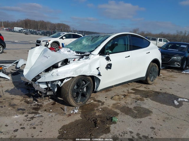 2026 TESLA MODEL Y 7SAYGDEE4TF408729 Photo 1