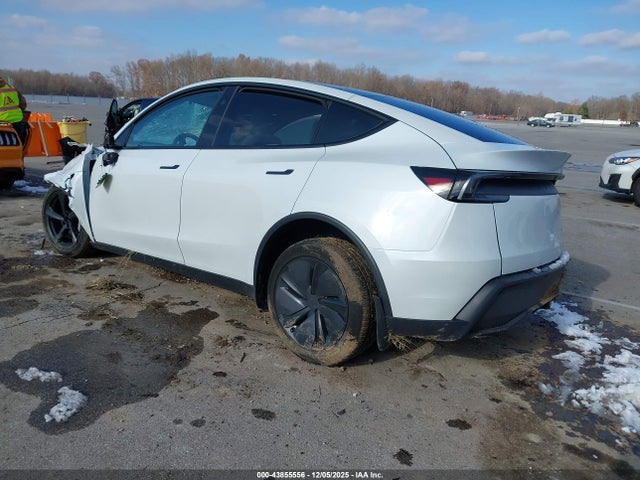 2026 TESLA MODEL Y 7SAYGDEE4TF408729 Photo 2