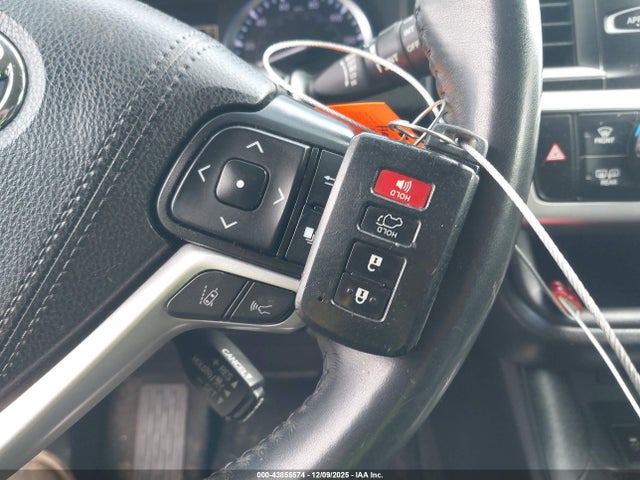 5TDKZRFH8KS355238 Toyota Highlander Se