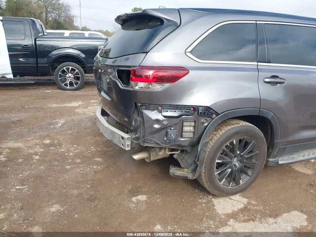 5TDKZRFH8KS355238 Toyota Highlander Se