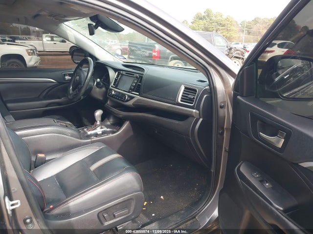 5TDKZRFH8KS355238 Toyota Highlander Se