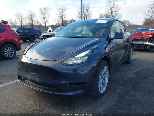 2024 TESLA MODEL Y 7SAYGDEE2RA233659 Photo 1