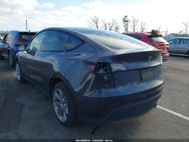2024 TESLA MODEL Y 7SAYGDEE2RA233659 Photo 2