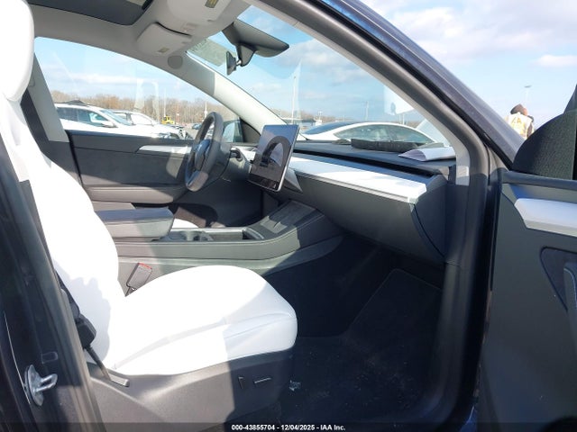 2024 TESLA MODEL Y 7SAYGDEE2RA233659 Photo 4