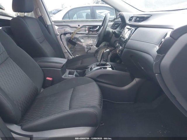 KNMAT2MT4HP615875 Nissan ROGUE SV
