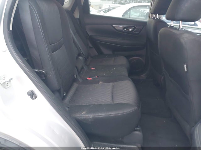 KNMAT2MT4HP615875 Nissan ROGUE SV
