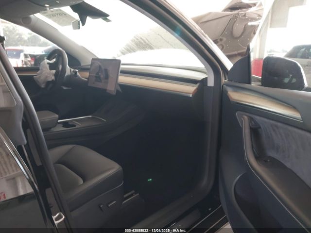 2023 TESLA MODEL Y 7SAYGDEE0PA086951 Photo 4