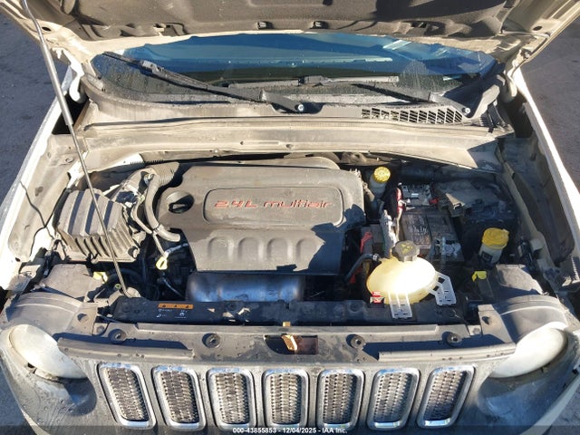 ZACCJABT6GPC64304 Jeep Renegade Latitude