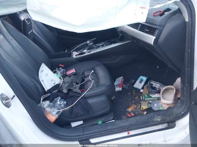 2017 AUDI A4 WAUDNAF46HN054630 Photo 4