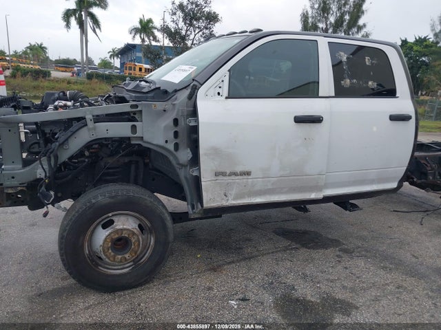 43855897 :رقم المزاد ، 3C7WRTCL9NG308524 vin ، 2022 Ram 3500 Chassis Tradesman/slt/laramie/limited مزاد بيع