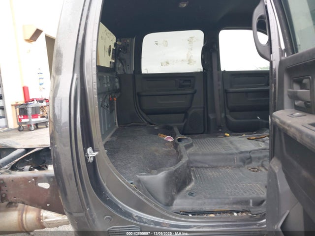 43855897 :رقم المزاد ، 3C7WRTCL9NG308524 vin ، 2022 Ram 3500 Chassis Tradesman/slt/laramie/limited مزاد بيع