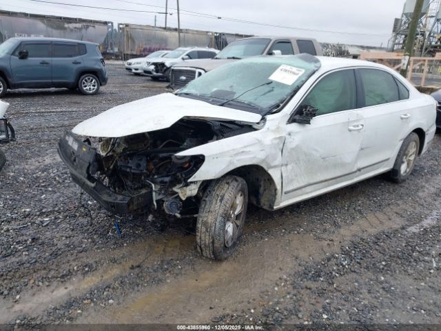 2017 VOLKSWAGEN PASSAT 1VWAT7A30HC025842 Photo 1