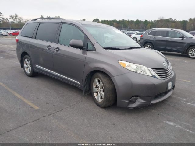 2017 TOYOTA SIENNA 5TDKZ3DCXHS768887