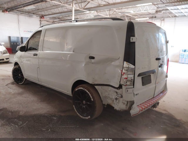 2022 MERCEDES-BENZ METRIS W1YV0BEY7N4114430 Photo 2