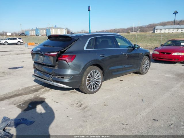 2019 AUDI E-TRON WA1VAAGE6KB023181 Photo 3