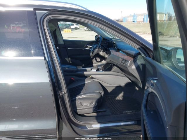 2019 AUDI E-TRON WA1VAAGE6KB023181 Photo 4