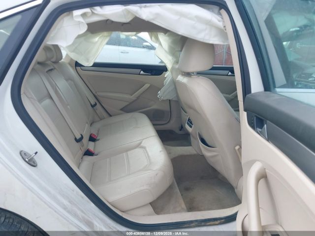 2015 VOLKSWAGEN PASSAT 1VWBV7A39FC054039 Photo 7