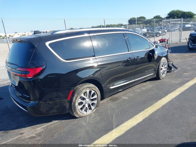 2025 CHRYSLER PACIFICA HYBRID 2C4RC1N79SR528395 Photo 3