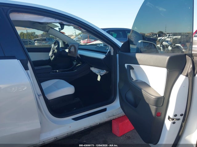 2020 TESLA MODEL Y 5YJYGDEE1LF035310 Photo 4
