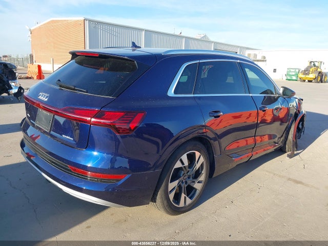2021 AUDI E-TRON WA1LAAGE2MB016318 Photo 3