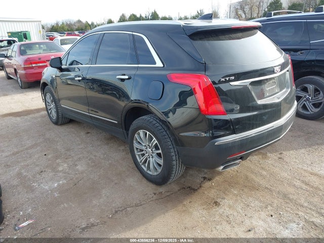 2018 CADILLAC XT5 1GYKNCRS4JZ189565 Photo 2