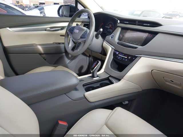 2018 CADILLAC XT5 1GYKNCRS4JZ189565 Photo 4