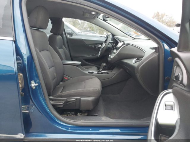 2019 CHEVROLET MALIBU 1G1ZD5ST8KF106334 Photo 4