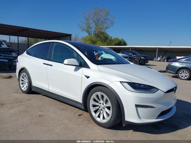 2022 TESLA MODEL X 7SAXCBE66NF332678 Photo 0