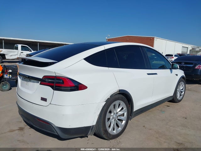 2022 TESLA MODEL X 7SAXCBE66NF332678 Photo 3