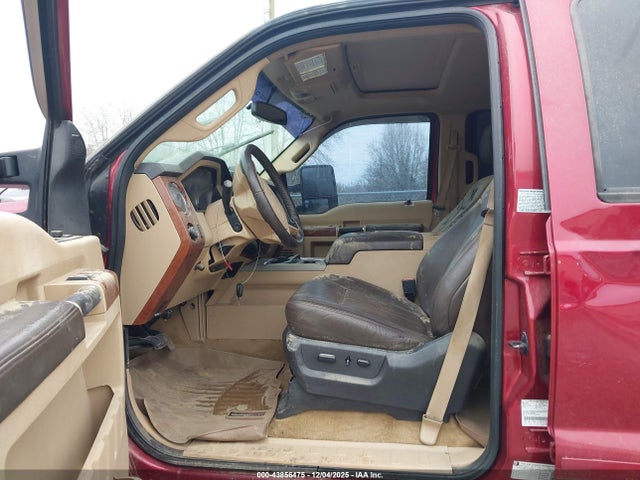 1FT8W3BT8FEC60927 Ford F-350 Lariat