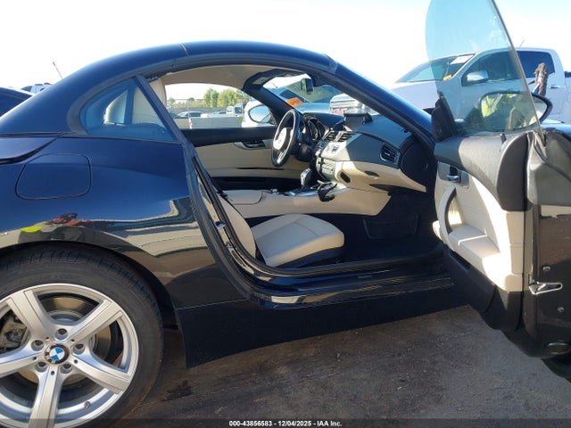 2014 BMW Z4 WBALL5C50EJ105516 Photo 4