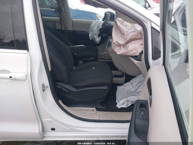 Продаж на аукціоні авто 2022 Chrysler Voyager Lx, vin: 2C4RC1CGXNR227089, номер лоту: 43856601