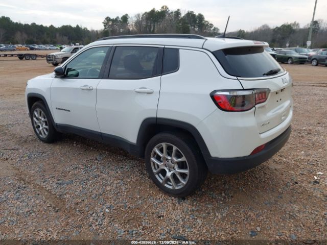 2022 JEEP COMPASS 3C4NJDFB5NT185935 Photo 2