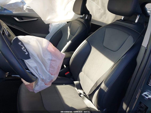 KNDCR3LE0P5069635 KIA NIRO EX