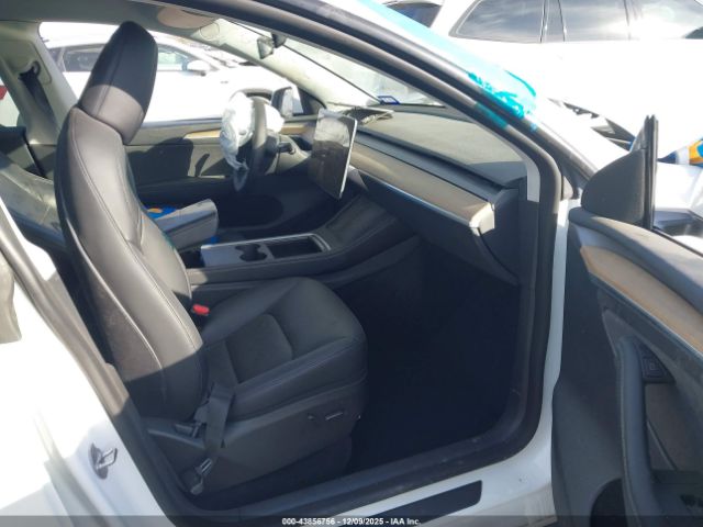2022 TESLA MODEL Y 7SAYGDEE9NA015681 Photo 4