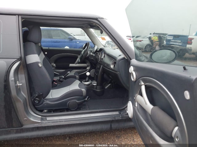 2003 MINI COOPER S WMWRE33493TD68592 Photo 4