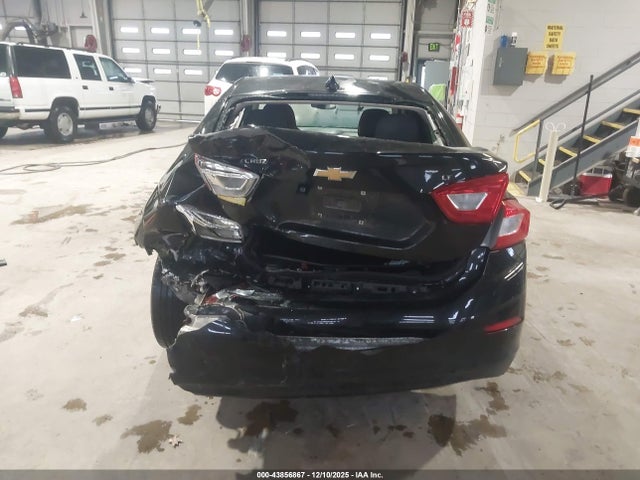 1G1BE5SM4H7102081 Chevrolet Cruze Lt Auto