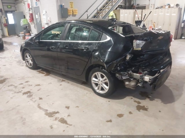 2017 CHEVROLET CRUZE 1G1BE5SM4H7102081 Photo 2
