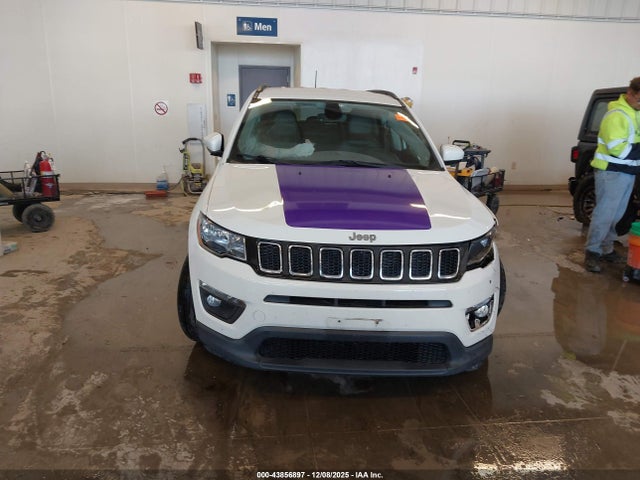 2019 Jeep Compass Latitude 4x4 მანქანა იყიდება აუქციონზე, vin: 3C4NJDBB4KT809807, აუქციონის ნომერი: 43856897