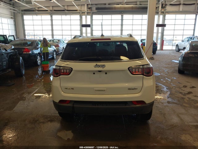 2019 Jeep Compass Latitude 4x4 მანქანა იყიდება აუქციონზე, vin: 3C4NJDBB4KT809807, აუქციონის ნომერი: 43856897