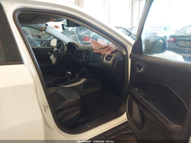 2019 Jeep Compass Latitude 4x4 მანქანა იყიდება აუქციონზე, vin: 3C4NJDBB4KT809807, აუქციონის ნომერი: 43856897